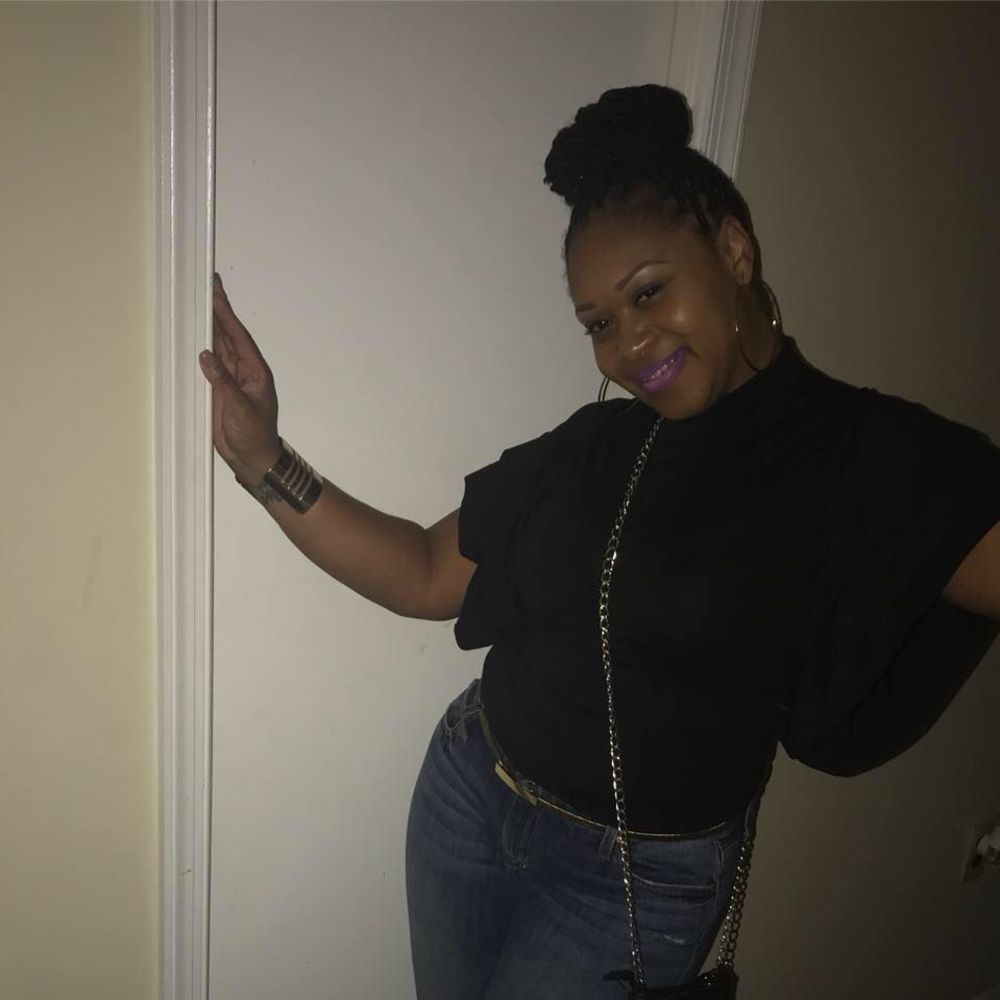 Meet your Posher, Monique